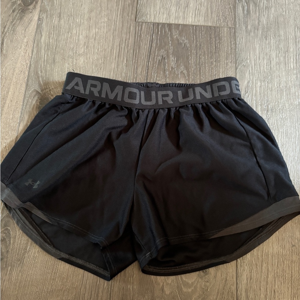 Under Armour • Black Loose Fit Shorts Size XS